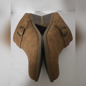 Joann Faux Suede Clogs / Size 9 / EUC